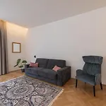 Meranosuites Apartment *